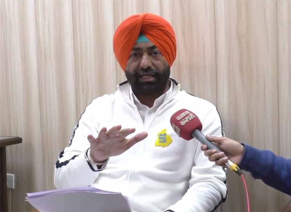 ਐੱਸ. ਆਈ. ਟੀ. ਵਿਵਾਦ ਕੈਪਟਨ ਤੇ ਬਾਦਲਾਂ ਦੀ ਦੋਸਤੀ ਦੀ ਇਕ ਹੋਰ ਉਦਾਹਰਣ : ਖਹਿਰਾ